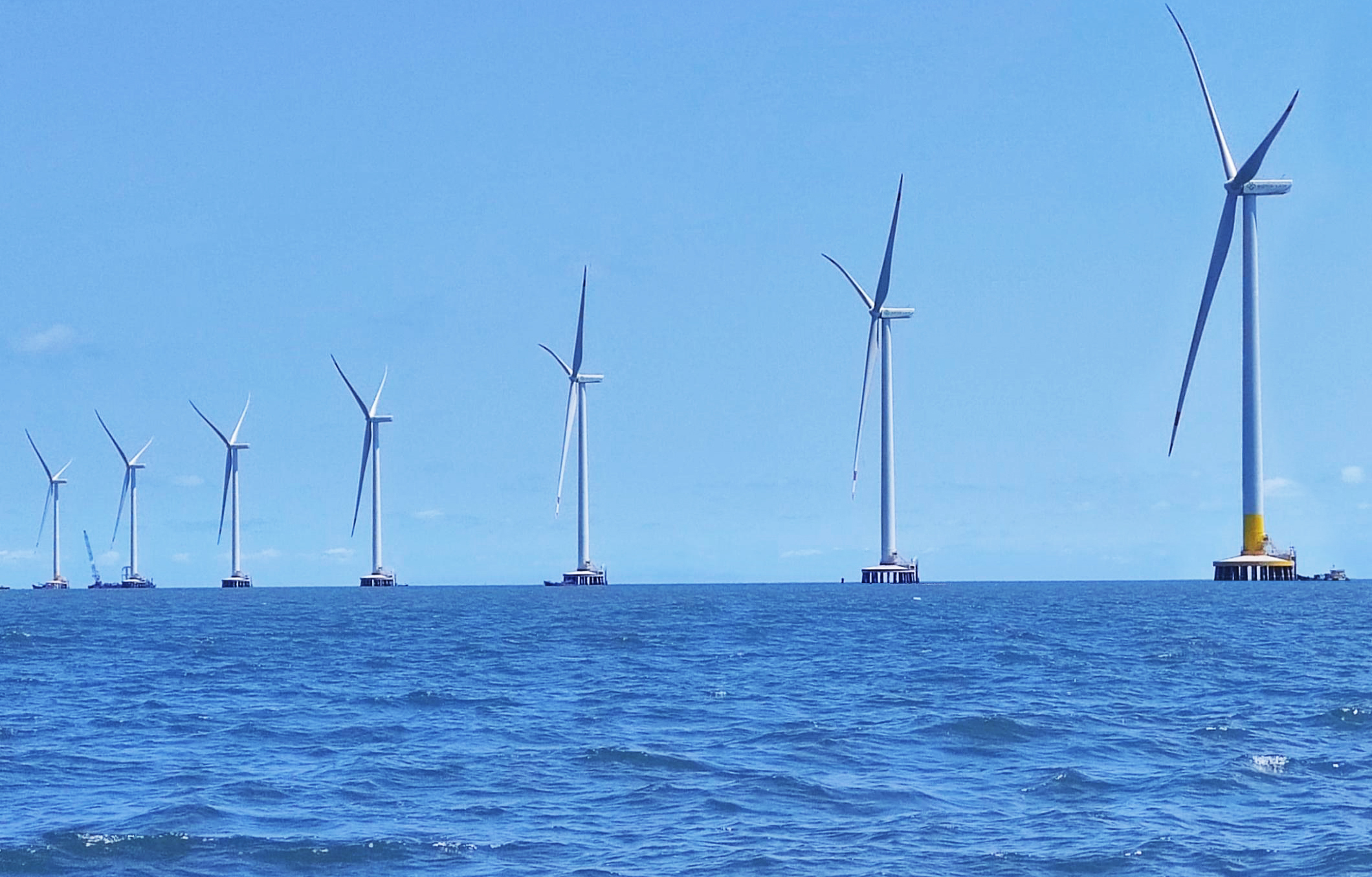 提前1個月，威尼斯9499登錄入口股份首個&ldquo;雙海&rdquo;項目完成吊裝